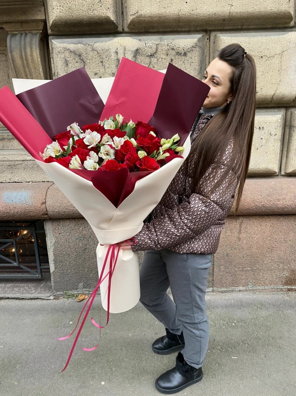 Гигант роз и альстромерий